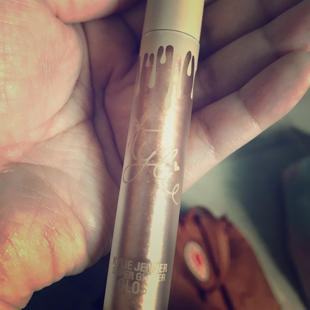 Kylie Jenner glitz gloss